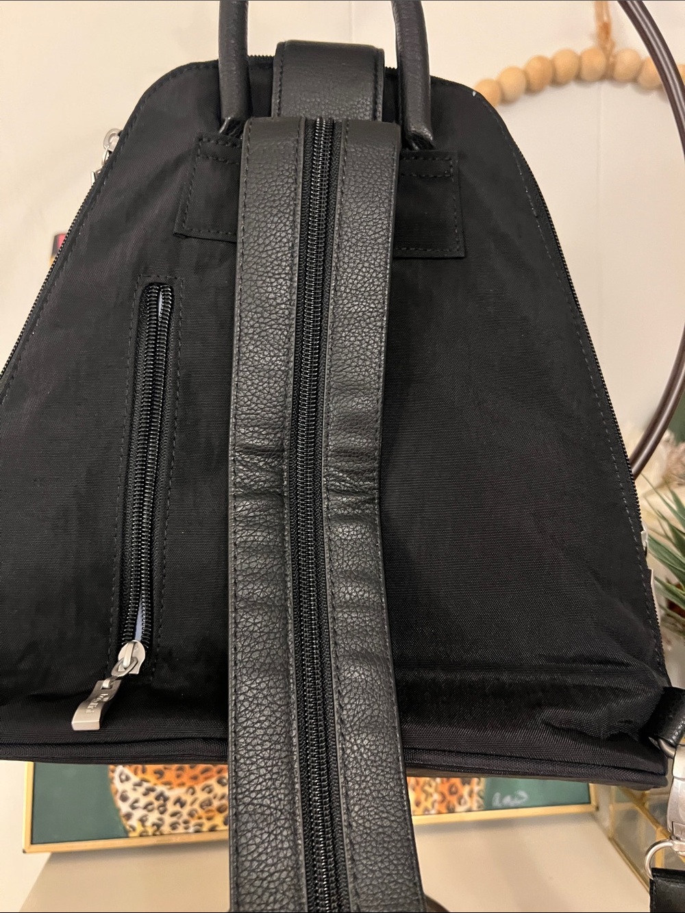 Baggallini Black Zipper Sling Backpack with RFID wallet - Picture 4 of 8